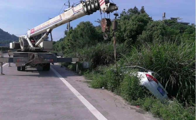 城区重载吊车救援